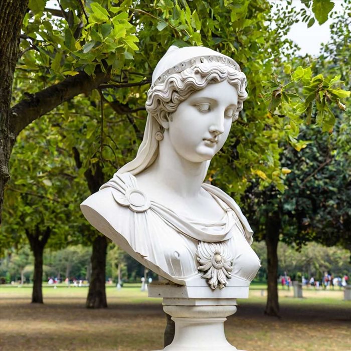 Athéna : Sagesse et Guerre, Mythes et Symboles